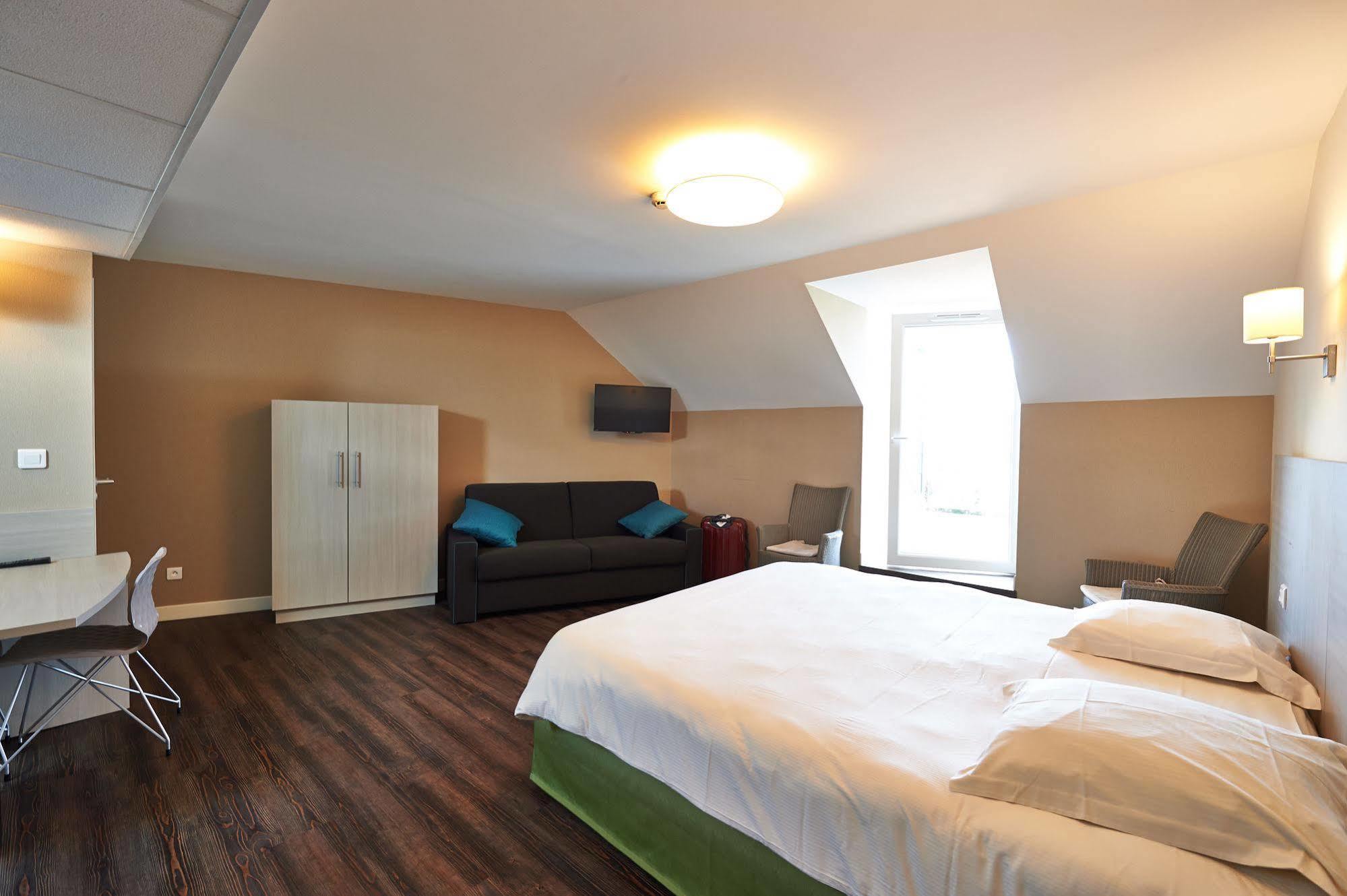 Park Hotel & Appartements Cholet Exterior photo